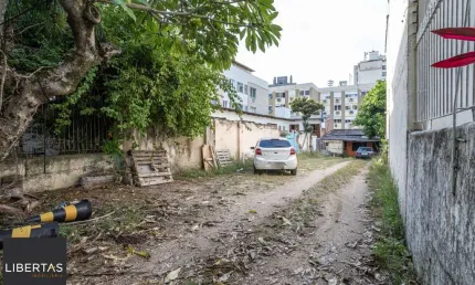 Terreno comercial para alugar na Avenida Lavras, 376, Petrópolis, Porto Alegre