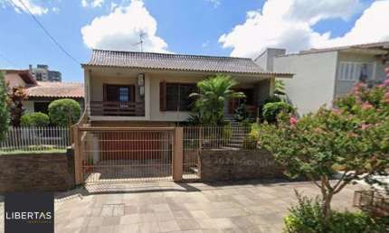 Casa no bairro Jardim Planalto de 3 dormitórios e 3 vagas