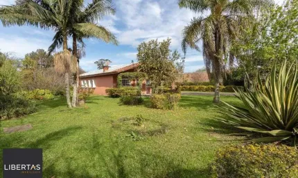 Casa para Venda - 379m², 4 dormitórios, sendo 2 suites, 3 vagas - Ponta Grossa