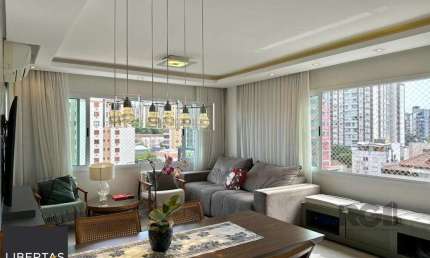 APARTAMENTO MOBILIADO COM PLANTA DIFERENCIADA E ÓTIMA LOCALIZAÇÃO