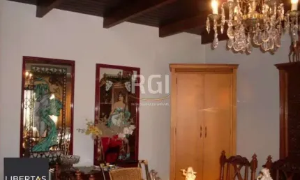 Casa para Venda - 200m², 4 dormitórios, sendo 1 suites, 4 vagas - Jardim Lindóia