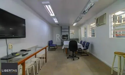 EXCELENTE PRÉDIO COMERCIAL LOCALIZADO NO BAIRRO GLÓRIA