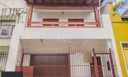 Casa para Venda - 440m², 3 dormitórios, sendo 2 suites, 2 vagas - Cidade Baixa