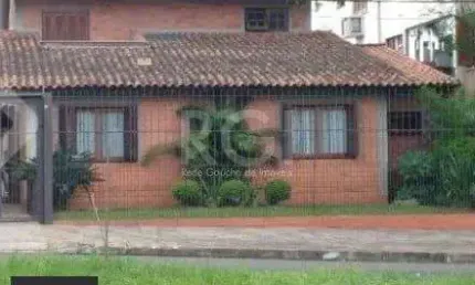 Casa para Venda - 220m², 3 dormitórios, sendo 1 suites, 2 vagas - Jardim Itu