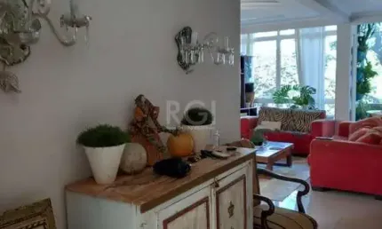 Apartamento para Venda - 150m², 3 dormitórios, 1 vaga - Bom Fim