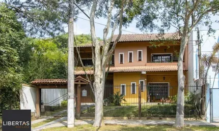 Casa para Venda - 300m², 3 dormitórios, sendo 1 suites, 4 vagas - Nonoai