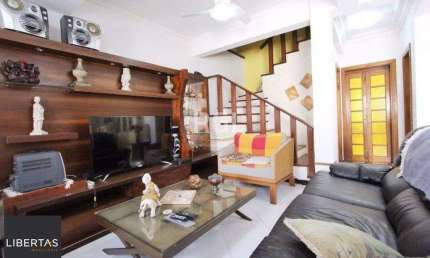 Casa para Venda - 259.5m², 4 dormitórios, sendo 1 suites, 3 vagas - Teresópolis