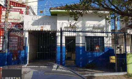 Casa para Venda - 181.5m², 2 dormitórios, 10 vagas - Partenon