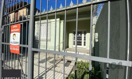 Casa para comprar com 3 dormitórios no bairro azenha