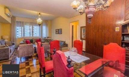 Amplo Apartamento de 3 quartos com suíte e 2 sacadas, com Vista para o Guaíba e