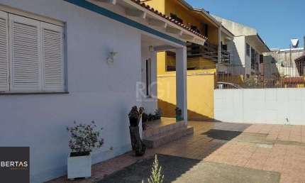 Casa 3 dormitórios à venda Cavalhada Porto Alegre/RS