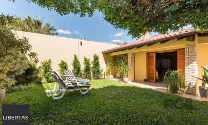 Casa com 3 quartos à venda na Avenida General Barreto Viana, 303, Chácara das Pedras, Porto Alegre