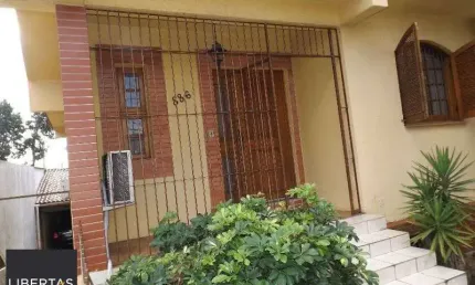 Casa para Venda - 250m², 3 dormitórios, sendo 3 suites, 7 vagas - Medianeira