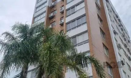 Apartamento semimobiliado e decorado no bairro Auxiliadora, com 91 m²