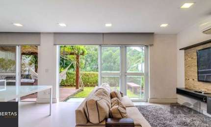 Casa em Condomínio com 04 Quartos - 4 vagas, 200,36 m² de área privativa - LOMBA