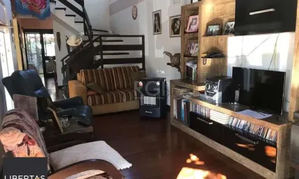 Casa Condominio para Venda - 216m², 3 dormitórios, sendo 1 suites, 2 vagas - Tri