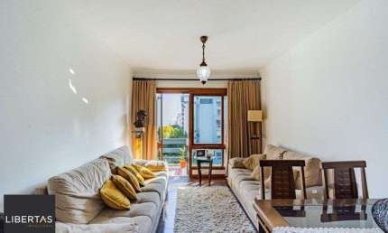Vende-se ampla cobertura com 3 dormitórios 3 vagas - 269m² - Bairro Moinhos de V