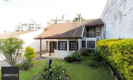 Casa com 3 quartos à venda na Rua Padre João Batista Reus, 1970, Camaquã, Porto Alegre