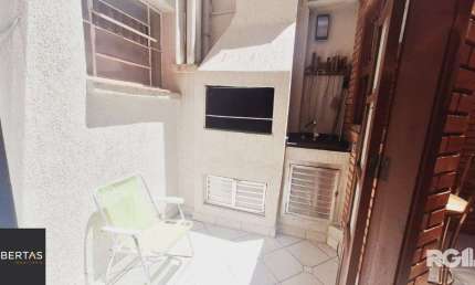 Apartamento com 3 dormitórios, 2 banheiros, 1 vaga no bairro Petrópolis em Porto