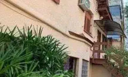 Casa com 11 quartos à venda na Rua Guararapes, 492, Petrópolis, Porto Alegre