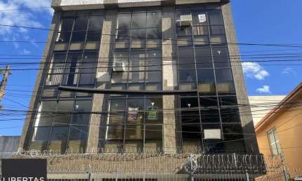 Casa comercial à venda na Rua Almirante Barroso, 587, Floresta, Porto Alegre
