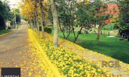 Terreno com 332m² no Condomínio Cantegrill Fase I I