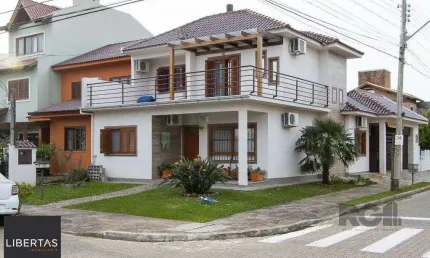 Casa para venda com 3 dormitórios, sendo 1 suítes e 2 vagas no bairro hípica