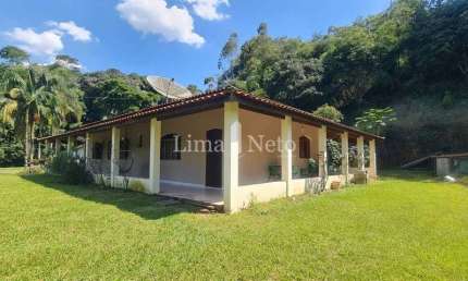 Linda Chácara com 3 dormitórios, 2 suítes, 10+ vagas