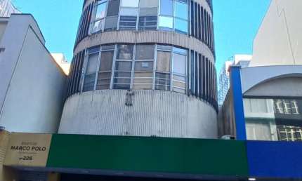 Sala comercial com 137 m² de área privativa localizada em área nobre de Florianópolis