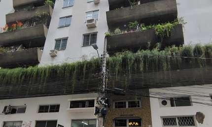COBERTUTA  MOBILIADA COM 294 M² NO CENTRO DE FLORIANÓPOLIS