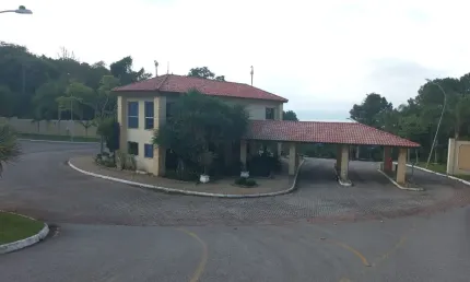 TERRENO COM VISTA LIVRE PARA O MAR E PARA TODA A GRANDE FLORIANÓPOLIS !  Imóvel com área de  671,00