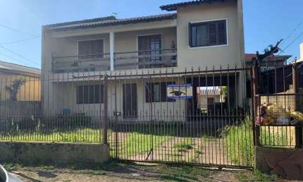 Sobrado 5 Dormitórios Localizado na Rua Bage no Bairro Niterói em Canoas RS