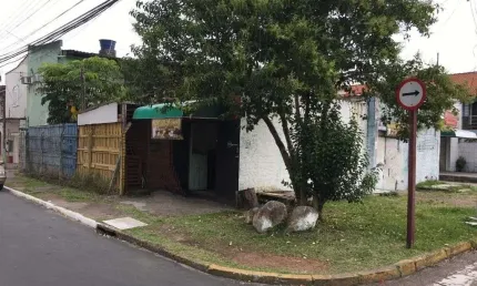 Sobrado na Rua Garibaldi esquina com a Rua Lajeado Bairro Niterói Canoas RS