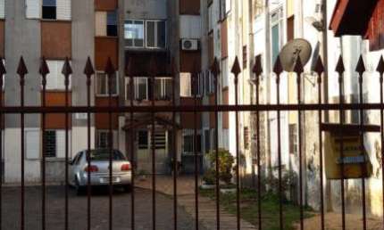 Apartamento com 2 quartos à venda na Avenida Dezessete de Abril, --, Guajuviras, Canoas