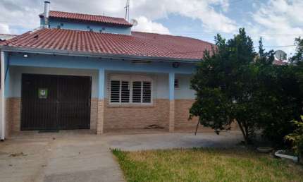 Casa de alvenaria no bairro Mathias Velho canoas -RS