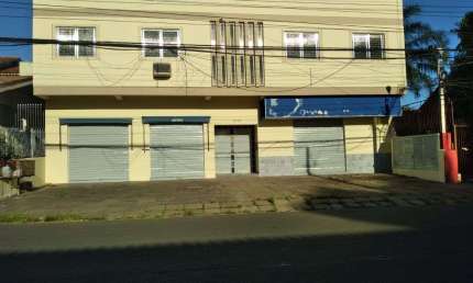 Predito comercial com 3 lojas e 6 apartamentos na Rua Venâncio Aires  Niterói