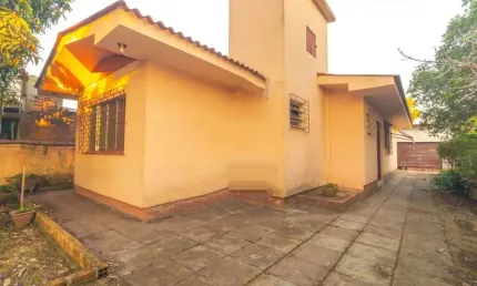 Casa Alvenaria 3 Dormitorios 97,00m² Terreno 825,00m² Bairro Niteroi Canoas