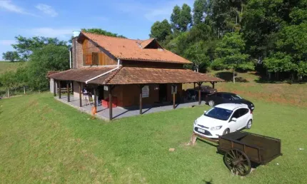 Chacara com 5,8 hectares com casa de 200m² Estrada do Luizinho em Portão - RS