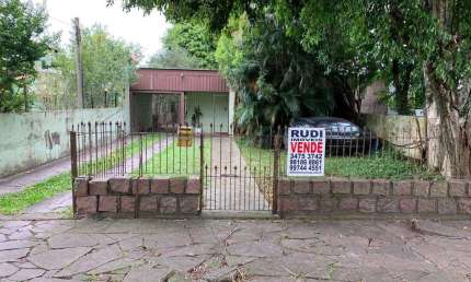 Casa de alvenaria com 3 Dormitórios,  na Avenida Farroupilha bairro Niteroi