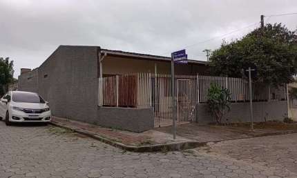 casa de Alvenaria com 3 Dormitórios 136,00m² terreno 12,00X17,00m. Laguna SC