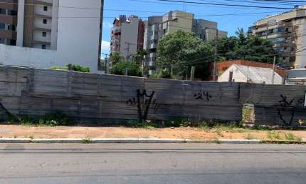 Terreno com 366,00m²  metros Rua Victor Barreto esquina com Anita Garibaldi