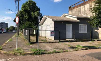 Terreno 11 x 44  mts, 484,00 m² á venda, com 3 casas,  bairro Niterói - Canoas