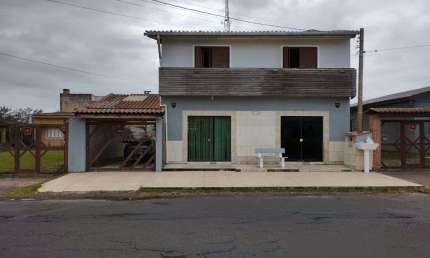 Prédio Comercial com apto e Edícula Balneário Pinhal -RS