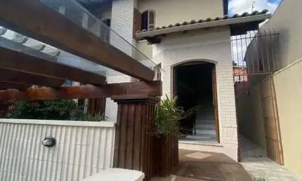 Sobrado á venda 3 quartos, bairro nossa senhora das graças - canoas