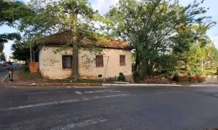 Terreno á veda de esquina com 384,00 m² , no bairro Nossa Senhora das Graças