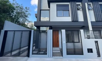 Sobrado Com 100,00m² 3 Dormitórios Rua Ferrara Bairro Estancia Velha Canoas RS.
