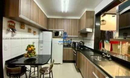 Vende-se lindo sobrado semi mobiliado de frente para rua  com 3 quartos sendo uma suíte  no bairro Alto Boqueirão, em Curitiba / PR