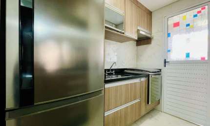 RESIDENCIAL PARQUE ARVOREDO - Vende-se lindo apartamento semi-mobiliado com 3 quartos, uma suíte, face leste/norte, em condomínio Clube na região do Xaxim, Curitiba, Paraná