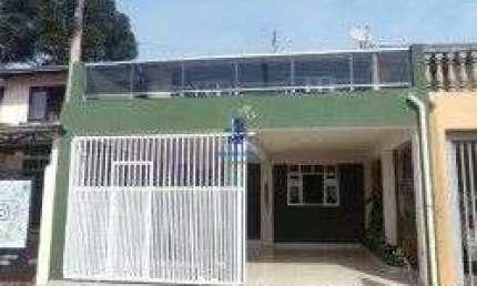 Sobrado 3 quartos com sacada, churrasqueira e 2 vagas no Pinheirinho, Curitiba – Aceita financiamento e FGTS