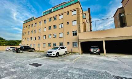 COBERTURA DUPLEX NO BAIRRO CAPÃO RASO, CURITIBA PARANÁ - Cobertura Duplex à venda no Capão Raso – 2 quartos, mobiliada, espaço gourmet e 140m² totais